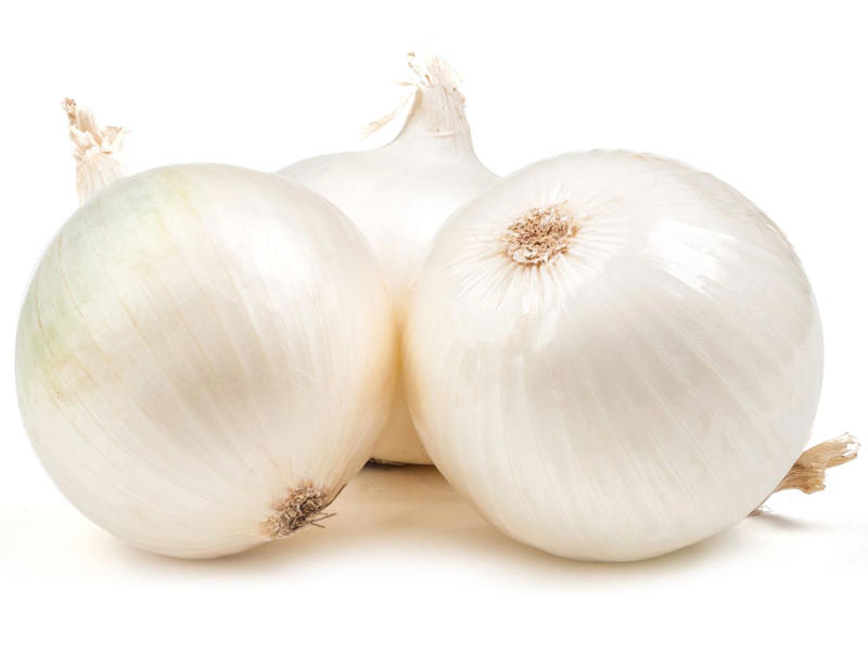 What Is the Difference Between Yellow and White Onions?, What Are the Best Uses for Yellow vs. White Onions?, Can You Substitute Yellow Onions for White Onions, and Vice Versa?, The Takeaway