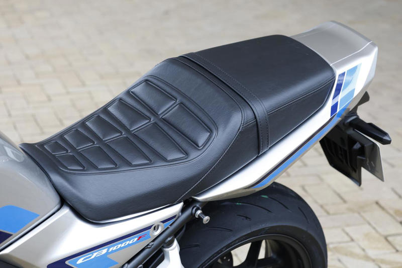 ホンダ「CB1000F」インプレ（太田安治）, ホンダ「CB1000F」カラー・人気投票, ホンダ「CB1000F」ライディングポジション・足つき性, ホンダ「CB1000F」各部装備・ディテール解説, ホンダ「CB1000F」動画・写真, ホンダ「CB1000F」主なスペック・燃費・製造国・価格, ホンダ「CB1000F」関連のおすすめ記事