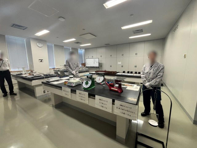 ・身近過ぎて気付かない ”はかるの世界”, ・関係者以外立ち入り禁止ゾーンへ, ・ちっさーーーい, ・クレーンを使って運ぶ分銅だと？！, ・ミニゲームで測りまくり, ・ラッキー？　アンラッキー？　な場面に遭遇