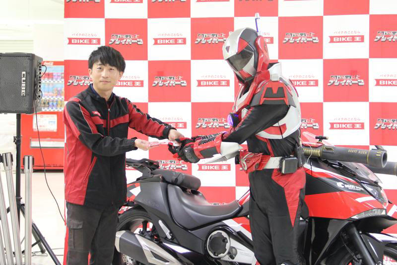 「開運戦士ブレイバーン」 との同盟 （活動支援） の背景, 戦術車両のご紹介, 戦術車両の名前を大募集！キャンペーンを開催中, 開運戦士ブレイバーン とは