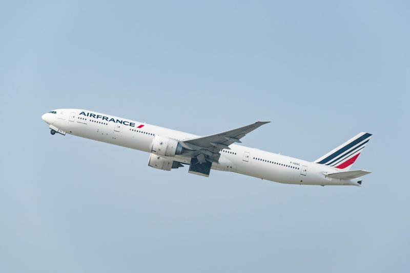 Air France airlines Boeing 777 takes off at Los Angeles international Airport on September 15, 2020 in Los Angeles, California. Aer Lingus, Air Baltic, Air Busan, Air France, Air New Zealand, Air Seoul, British Airways, Emirates, FlyDubai, Korean Air, Qatar Airways