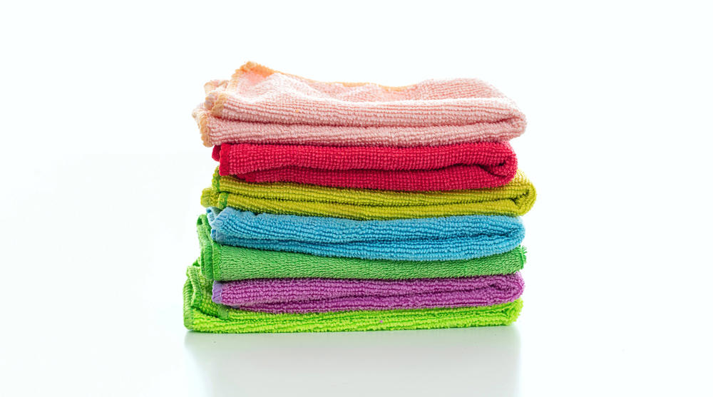 Dry with microfiber cloths, not paper towels Rubber gloves, Lint rollers, Pumice stones, Squeegees, Vacuum with pet attachments, Dryer sheets, Fabric softener spray, Professional rubber brushes, Dampened microfiber cloths, Wire brushes, Velcro rollers, Duct tape, Anti-static spray, Balloon method, Steam cleaning, Professional pet grooming tools, Car detailing services, Clean rides ahead