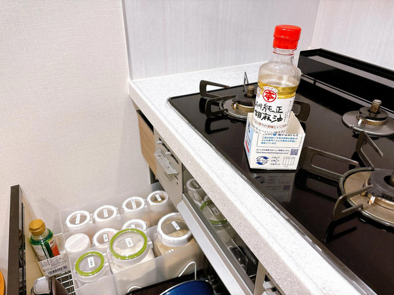 ものが多いキッチンは、調理も掃除もストレス, 「なくても困らなくなった」キッチンから減らしてよかった4つのもの, キッチンからものを減らしてよかったこと4つ, 「当たり前」を手放したら、暮らしがもっとラクになる