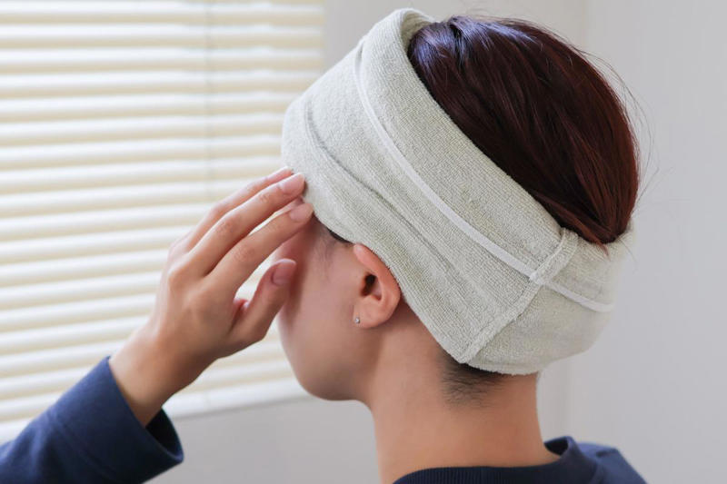 眠りのスイッチを入れてくれる、夜の定番のアロマオイル（dada）, 周囲でも愛用者が多い、お手頃な羽毛布団（菅野照子）, 惜しみなく洗い替えできるヘアバンドを探して、たどりついたアイテム（mio）, 北海道在住のわたしが寒い時期にガシガシ使っているソックス（山崎 舞）, 短期間でリピ買い。ガシガシ使えるけど風合いのあるお皿（浅田よわ美）