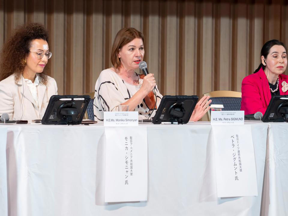 「女性の力の非活用は、社会の損失」, 「台所に立つのは女性」の意識は変えて, 若い世代にロールモデルを示そう, 「恐れず進め」各首長からのメッセージ