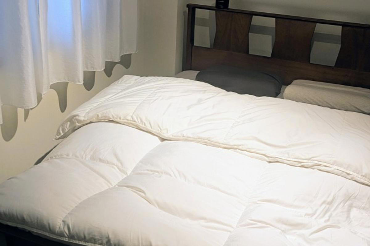 眠りのスイッチを入れてくれる、夜の定番のアロマオイル（dada）, 周囲でも愛用者が多い、お手頃な羽毛布団（菅野照子）, 惜しみなく洗い替えできるヘアバンドを探して、たどりついたアイテム（mio）, 北海道在住のわたしが寒い時期にガシガシ使っているソックス（山崎 舞）, 短期間でリピ買い。ガシガシ使えるけど風合いのあるお皿（浅田よわ美）