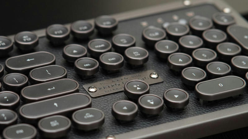 4. Azio MK Retro 1. Keychron C2 Pro, 2. MonsGeek FUN60 Ultra, 3. Razer Huntsman Mini, 4. NuPhy Field75 HE, 5. Logitech G715, 6. Logitech G915 X TKL, 7. Redragon K596 Vishnu, 8. Asus ROG Falchion NX, 9. Be Quiet! Light Mount, 10. Corsair K70 RGB TKL, 1. Logitech POP Keys, 2. Luminkey Magger 68 HE, 3. Hexgears Purple Rain M2, 4. Azio MK Retro, 5. AULA F99 Gasket, 6. Apple Magic, 7. Keychron K2V2, 8. Ducky One 3, 9. Akko TAC87, 10. Logitech Pebble Keys K380s