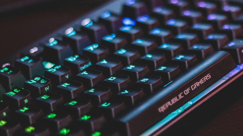 8. Asus ROG Falchion NX 1. Keychron C2 Pro, 2. MonsGeek FUN60 Ultra, 3. Razer Huntsman Mini, 4. NuPhy Field75 HE, 5. Logitech G715, 6. Logitech G915 X TKL, 7. Redragon K596 Vishnu, 8. Asus ROG Falchion NX, 9. Be Quiet! Light Mount, 10. Corsair K70 RGB TKL, 1. Logitech POP Keys, 2. Luminkey Magger 68 HE, 3. Hexgears Purple Rain M2, 4. Azio MK Retro, 5. AULA F99 Gasket, 6. Apple Magic, 7. Keychron K2V2, 8. Ducky One 3, 9. Akko TAC87, 10. Logitech Pebble Keys K380s