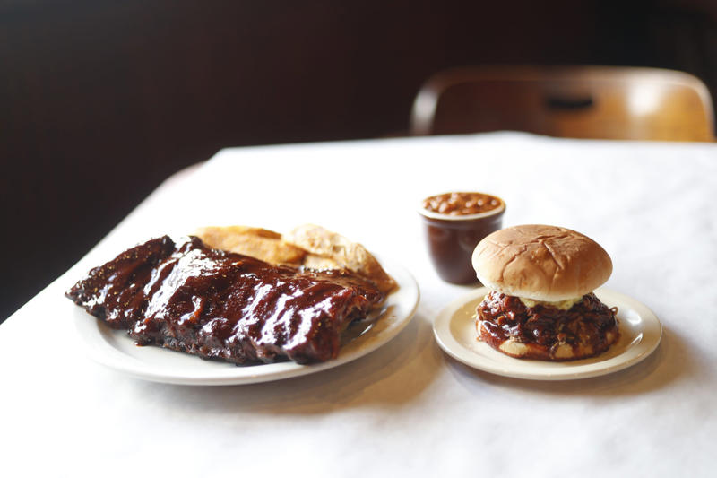 Butteriffic Bakery and Cafe, Earnestine & Hazel’s, Fat Charlie's Speakeasy, A&R Bar-B-Que, Cozy Corner BBQ, Charlie Vergos Rendezvous, Coastal Fish Company, Flight Restaurant and Wine Bar, Porch & Parlor, Southern Social, Best Memphis-style BBQ, Michelin Guide to the American South