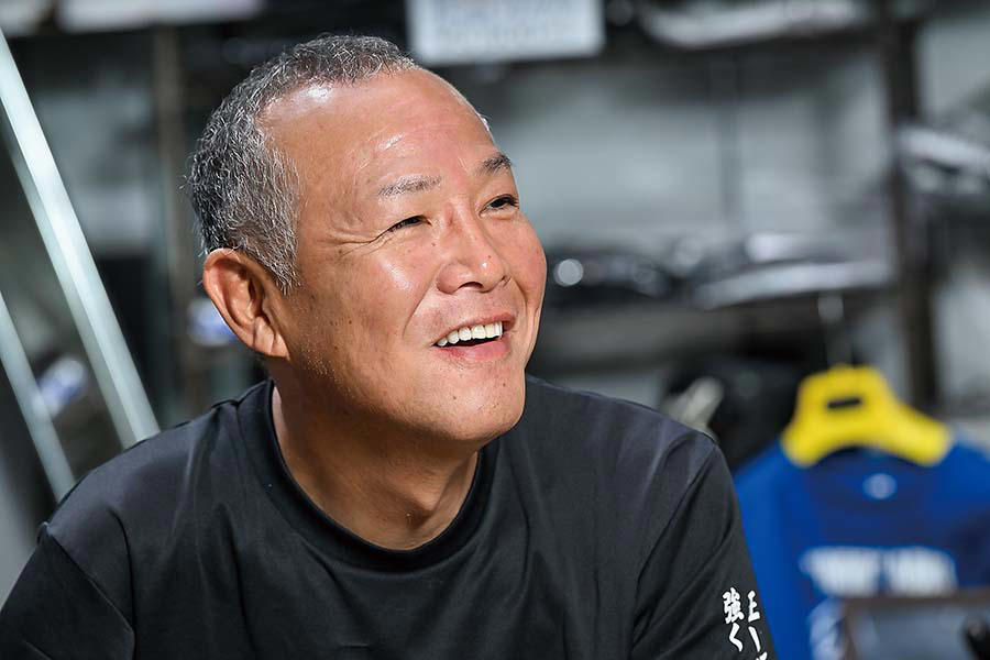 プライベートで現役時代のように組まれたGSX-R, シンプルな油冷の良さと 難しさに向き合っていく, ユーザーに合わせた コンプリートも提供, 初期型GSX-Rにボルトオンできる TG-RUN新作の大容量オイルクーラー, 取材協力：テクニカルガレージRUN, レポート：ヘリテイジ＆レジェンズ編集部