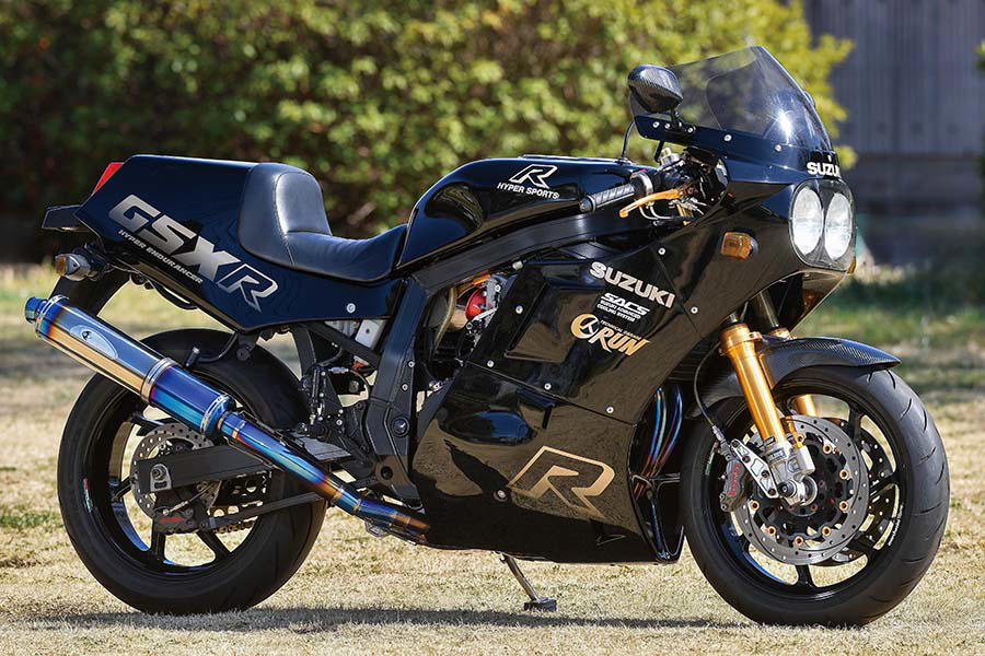 プライベートで現役時代のように組まれたGSX-R, シンプルな油冷の良さと 難しさに向き合っていく, ユーザーに合わせた コンプリートも提供, 初期型GSX-Rにボルトオンできる TG-RUN新作の大容量オイルクーラー, 取材協力：テクニカルガレージRUN, レポート：ヘリテイジ＆レジェンズ編集部