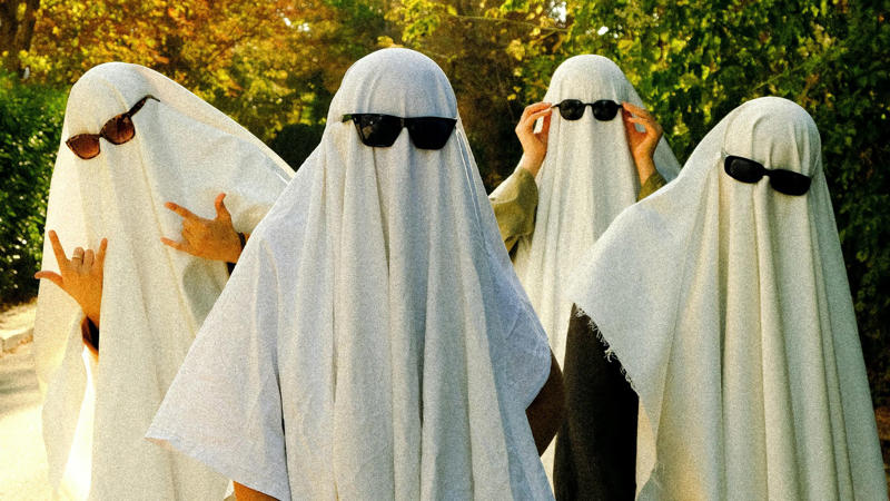 Easy Costumes On A Dime, Cool Ghost, Ketchup & Mustard, Lumberjack, Wednesday Addams, Cousin Itt, Bubble Bath