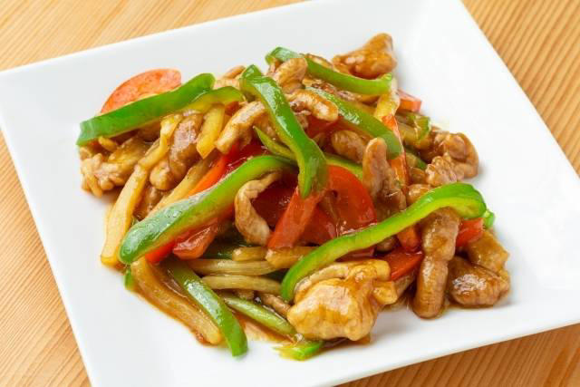 エネルギーの材料となる糖質, 体をつくるたんぱく質, 代謝をサポートするビタミンB群, 鉄の摂取も意識する, 代謝に関係する栄養をバランスよくとる