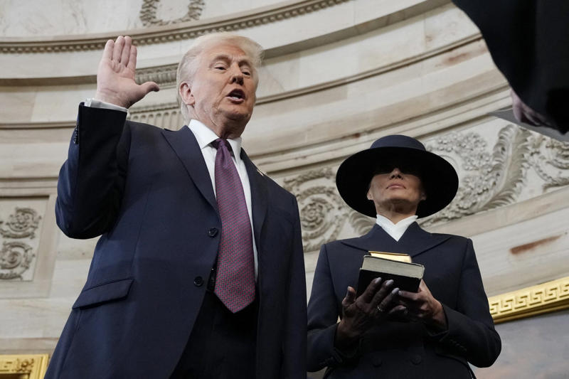 トランプ関税に首をかしげる有権者, 経済の悪化を認識, 「アメリカを再び裕福に」のはずが, 半数近くが経済状況を「悪い」と評価, 関税政策が不人気か, 関税政策への不安も拡がる, 36％が「なにも達成していない」と評価, バイデン政権末期並みの支持率, 第2次トランプ政権は「カオス状態」, ハネムーン期間は終了, 2大政策が有権者に響かない, 第2四半期の経済成長率は良好, 成長率の陰にあるのは