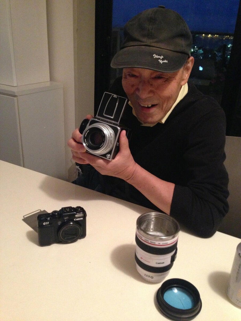 95歳の父のスマホ買い替え。「簡単」なはずが…, 新品のスマホを父に渡してみると…意外なひと言が！, 便利なはずなのに、追いつけない現実, 不便な環境で感じた心地よさ。緩やかなデジタルデトックス, 便利さよりも豊かさを。年を重ねるということ、これからの生き方
