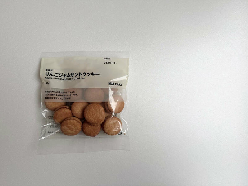 1：優しい甘さでおやつ時間にぴったり。リンゴジャムのクッキー, 2：人気シリーズのなかでの隠れた名品！とんこつ味のスープカレー, 3：カルパッチョ風味のイカのおつまみは、副菜にもなる, 4：かむほどにうま味広がる、ゴボウチップス, 5：王道バウムクーヘンは、一度は食べてほしい名品！