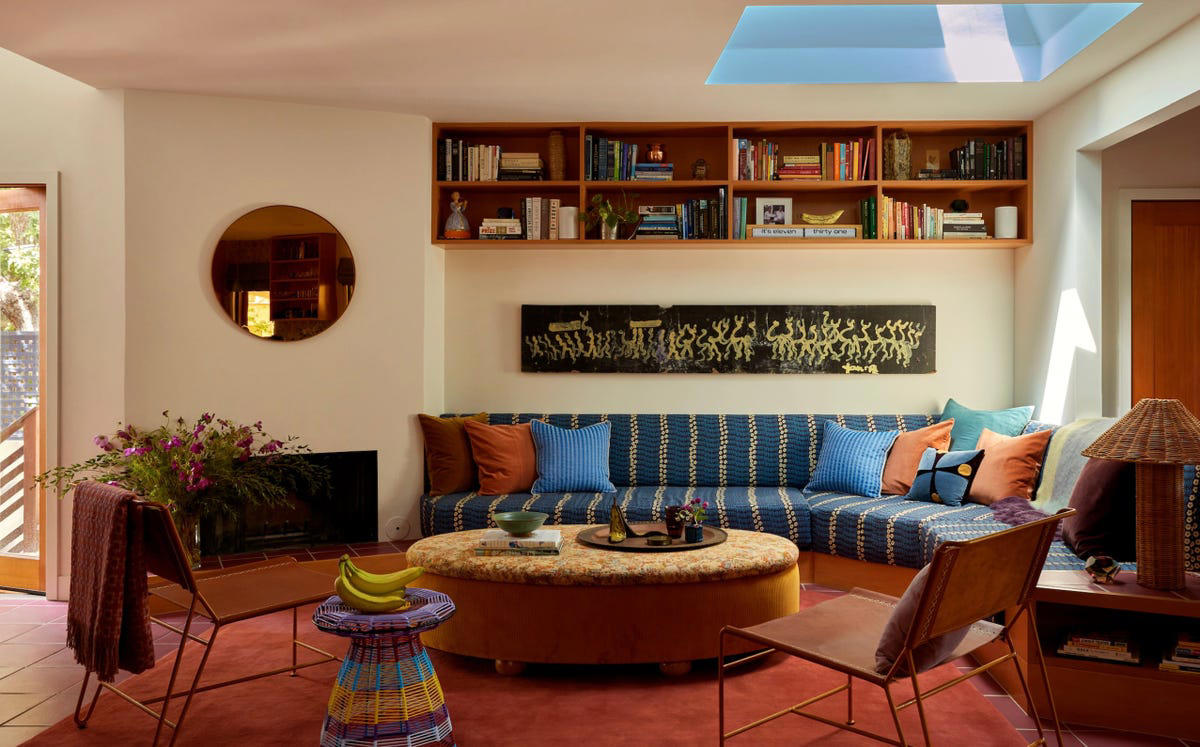 What Is the Best Seating Arrangement?, Is Odd Better Than Even?, Does the Room Size Matter?, Do the Chairs Have to Match?