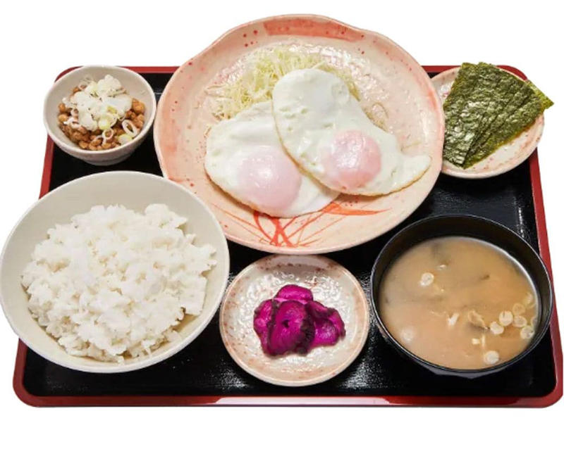 抗いがたい、にんにくの魔力, 一杯1000円を余裕で切るお財布にやさしい価格設定, 平和な大衆食堂で味わう“悪魔”のラーメン, 背脂チャッチャ系かと思いきや…, 老若男女にオススメ、家族連れにもやさしい店内, にんにく対策は万全で, にんにくビジネスの強さ, 提供しているのはラーメンでなく「元気と健康」