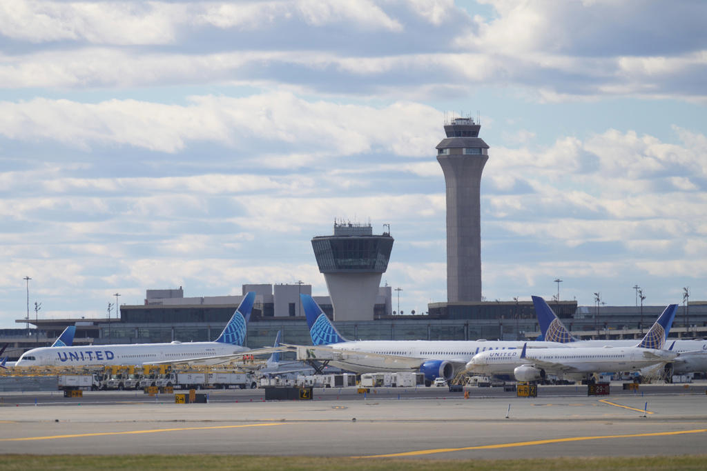 Is my airport on the list?, How long will this go on?, Know before you go, My flight was canceled. Now what?, Can I get a refund or compensation?, Should I just stay home for the holidays?, Other tips