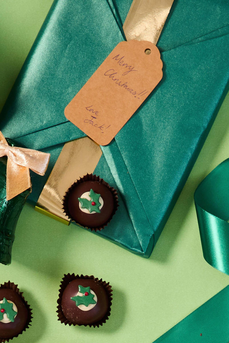 1. How to wrap a gift that makes people say WOW, 2. How to wrap an awkward-shaped gift, Easy steps to gift wrap a plush toy, 3. How to wrap like a pro, Easy steps to wrapping a stylish present