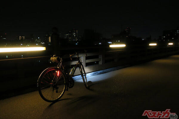 自転車の危険な走行1：逆走（反則金：5000円）, 自転車の危険な走行2：イヤホン装着運転（反則金：5000円）, 自転車の危険な走行3：無灯火, 自転車の危険な走行4：並進, 自転車の危険な走行5：二人乗り