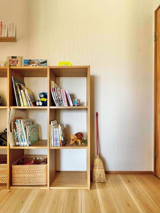 あにかさんが考える「やめる」＝節約につながる理由, リビング・ダイニングで「やめた」ことは？, キッチンで「やめた」ことは？, 書斎で「やめた」ことは？, ランドリールームで「やめた」ことは？, クローゼットで「やめた」ことは？, 「やめる」ことで節約に！貯金0円からも脱出