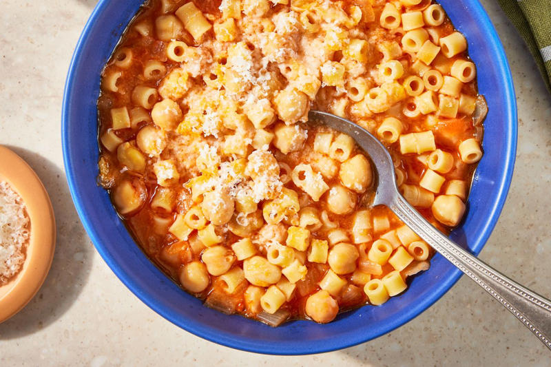 One-Pot Mac and Cheese, Unstuffed Cabbage Rolls, Sesame Peanut Noodles, Chili Beans with Rice, Pasta e Ceci, Broccoli Cheese Casserole, 5-Ingredient Pasta Bake, 5-Ingredient Gingery Ground Beef, Copycat Olive Garden Fettuccine Alfredo, Martha Stewart’s Taco Casserole, Creamy One Pot Pasta with Zucchini, Easy Rice and Bean Burritos, 4-Ingredient Ravioli Lasagna