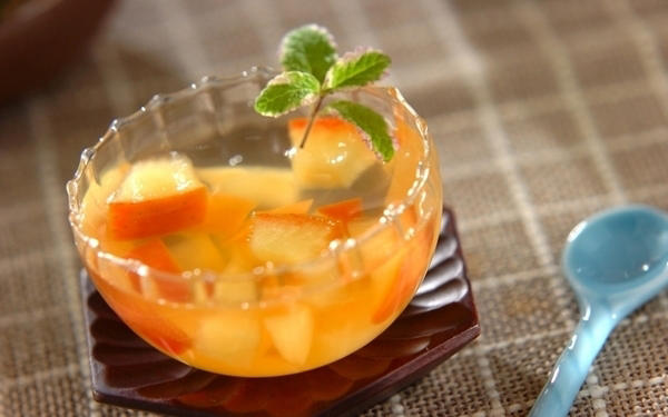 ブリのさわやかリンゴ酢照り焼き, レンジキャベツサラダ, キュウリのリンゴ酢和え, リンゴとハムのサラダ