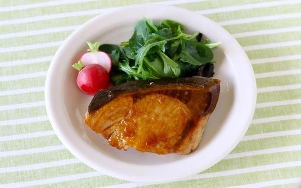 ブリのさわやかリンゴ酢照り焼き, レンジキャベツサラダ, キュウリのリンゴ酢和え, リンゴとハムのサラダ