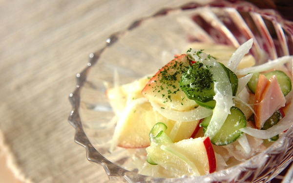 ブリのさわやかリンゴ酢照り焼き, レンジキャベツサラダ, キュウリのリンゴ酢和え, リンゴとハムのサラダ