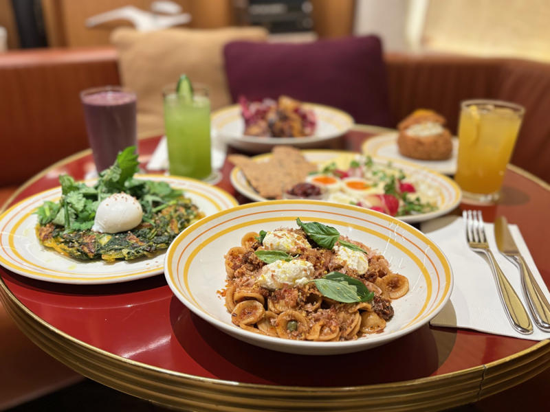 新作のテーマは”彩り豊かなオーストラリアの食卓”, ブレックファスト＆ランチのおすすめメニュー, ランチ＆ディナーのおすすめメニュー, 気になるドリンクやスイーツも