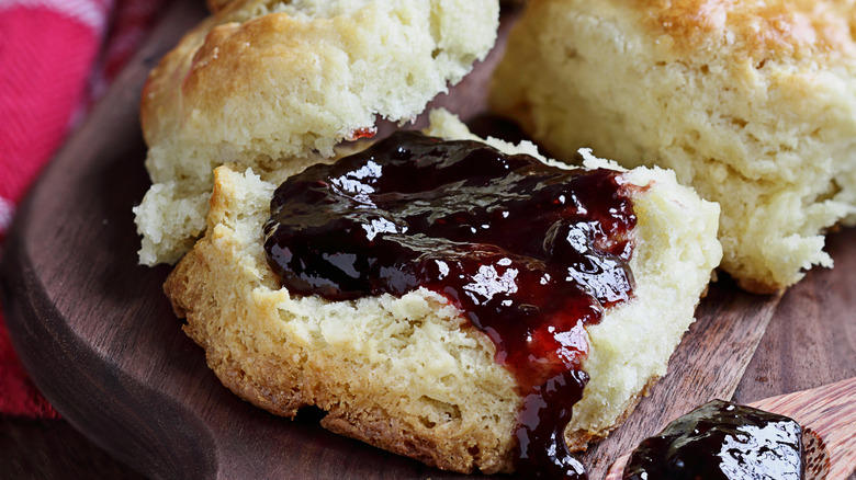Dessert pie parfait, No-churn ice cream, Dump cake meets pie, Granola crisp takes a pie twist, Make biscuit cakes with a pie filling topping, Upgrade Jell-O with pie filling, Cake and sweet bread topping, Pie filling cordials and chocolates, Sandwich cookies and whoopie pies get even sweeter, S'moresgasbord s'mores board
