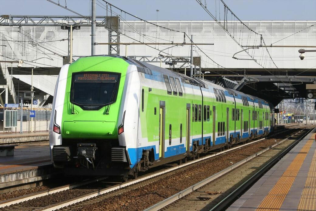 ヨーロッパでは2階建て＝通勤車両, 「2階建て3ドア車」も走るパリ, ドイツは「東」がいち早く導入, 日立の2階建て車が活躍するイタリア, イギリスにも約60年ぶりに復活？, 日本とヨーロッパで異なる環境