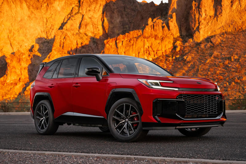 2026 Jeep Recon, 2027 Kia Telluride, 2026 Rivian R2, 2026 Subaru Trailseeker, 2026 Toyota RAV4 Plug-In Hybrid