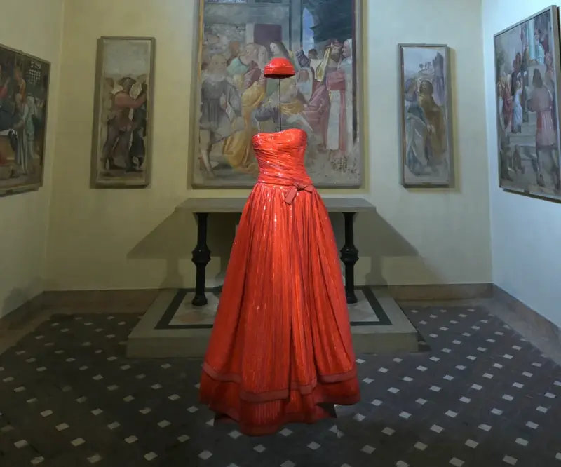 1999 – Rock Style, 2004 – Dangerous Liaisons: Fashion and Furniture in the 18th Century, 2006 – Anglomania: Tradition and Transgression in British Fashion, 2008 – Superheroes: Fashion and Fantasy, 2016 – Manus x Machina: Fashion in an Age of Technology, 2018 – Heavenly Bodies: Fashion and the Catholic Imagination, 2021 – About Time: Fashion and Duration, 2025 – Superheroes: Fashion and Fantasy