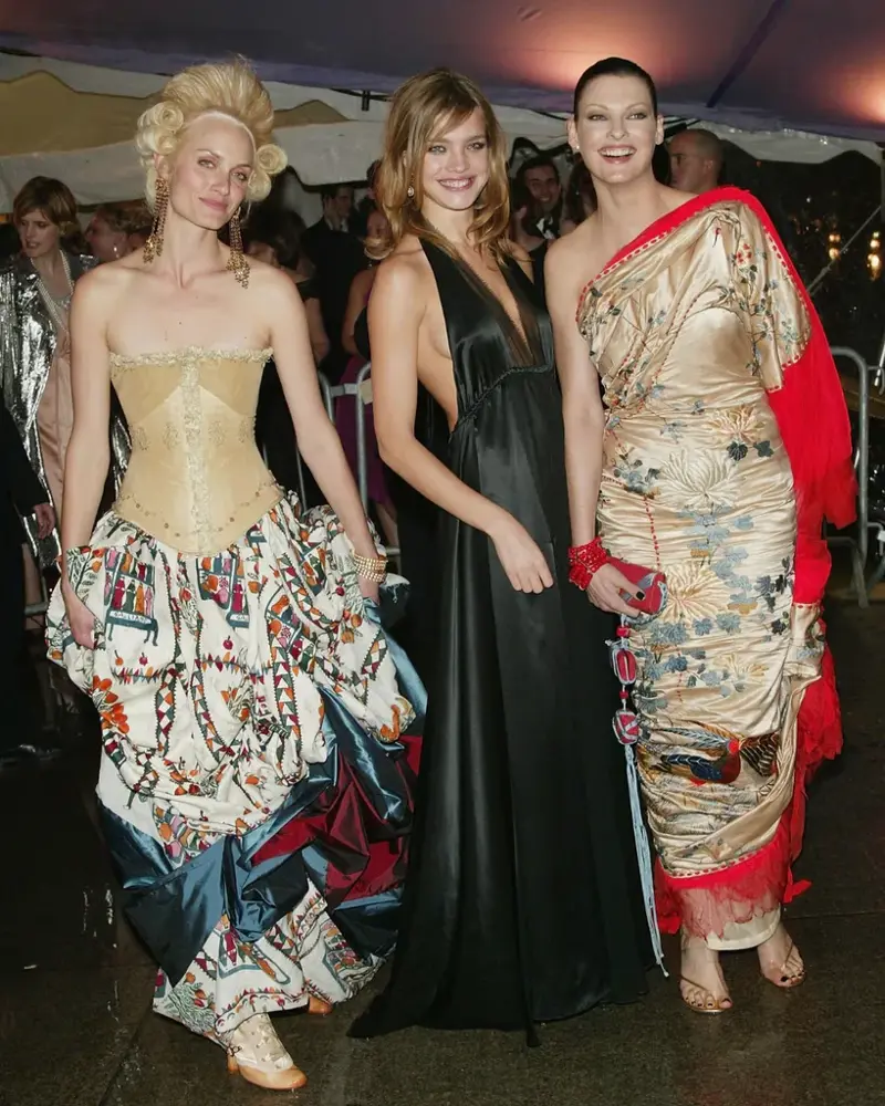 1999 – Rock Style, 2004 – Dangerous Liaisons: Fashion and Furniture in the 18th Century, 2006 – Anglomania: Tradition and Transgression in British Fashion, 2008 – Superheroes: Fashion and Fantasy, 2016 – Manus x Machina: Fashion in an Age of Technology, 2018 – Heavenly Bodies: Fashion and the Catholic Imagination, 2021 – About Time: Fashion and Duration, 2025 – Superheroes: Fashion and Fantasy