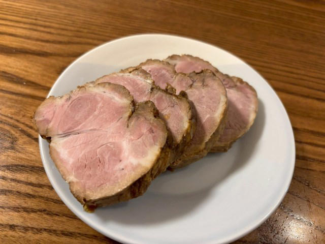 ・某有名高級焼肉店にも卸している実力, ・生肉だけじゃない！　総菜も絶品, ・実食レビュー　高級焼肉店の味が自宅で, ・1番人気ハンバーグはどうだ？, ・営業日は週末のみ, ・今回訪れた店舗の詳細
