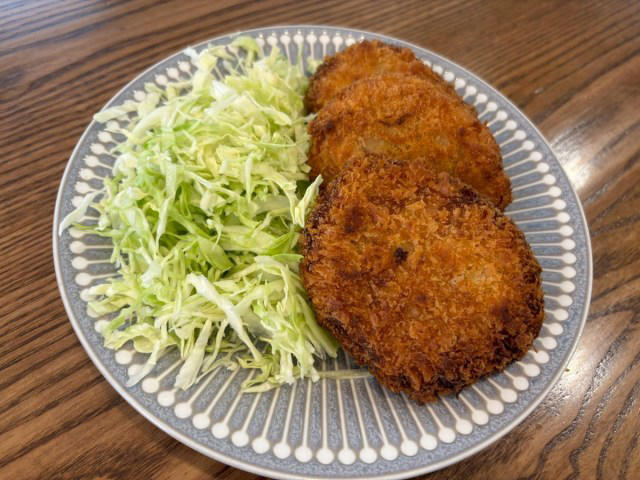 ・某有名高級焼肉店にも卸している実力, ・生肉だけじゃない！　総菜も絶品, ・実食レビュー　高級焼肉店の味が自宅で, ・1番人気ハンバーグはどうだ？, ・営業日は週末のみ, ・今回訪れた店舗の詳細