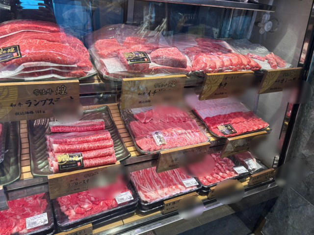 ・某有名高級焼肉店にも卸している実力, ・生肉だけじゃない！　総菜も絶品, ・実食レビュー　高級焼肉店の味が自宅で, ・1番人気ハンバーグはどうだ？, ・営業日は週末のみ, ・今回訪れた店舗の詳細