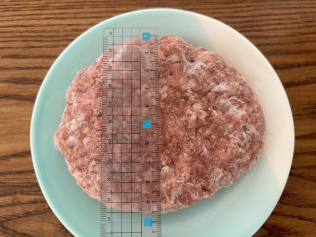 ・某有名高級焼肉店にも卸している実力, ・生肉だけじゃない！　総菜も絶品, ・実食レビュー　高級焼肉店の味が自宅で, ・1番人気ハンバーグはどうだ？, ・営業日は週末のみ, ・今回訪れた店舗の詳細
