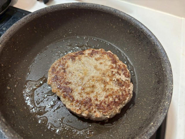 ・某有名高級焼肉店にも卸している実力, ・生肉だけじゃない！　総菜も絶品, ・実食レビュー　高級焼肉店の味が自宅で, ・1番人気ハンバーグはどうだ？, ・営業日は週末のみ, ・今回訪れた店舗の詳細