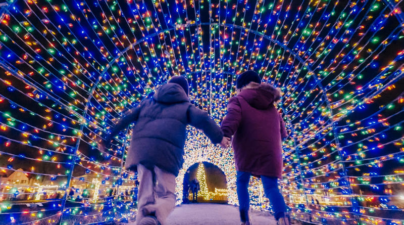 Christmas at the Ark Encounter (Nov. 28-Jan. 3), Christmas at the Creation Museum (Nov. 28-Jan. 3), Christmas Glow (Nov. 20-Dec. 24), Downtown Dazzle (Nov. 29-Dec. 20), Holidays on the Farm (Dec. 4-23), CAM Nights and Holiday Lights with Blink (Dec. 4-26), Light in the Forest (Dec. 5-28), Light Up Middletown (Nov. 27-Dec. 31), Light Up the Fair (Nov. 21-Dec. 27), Perfect North's Northern Lights (Nov. 21-Dec. 23), Bright Lights in Bright, Indiana (Nov. 28-Jan. 4), Cincinnati's Nights of Lights (Nov. 26-Jan. 3), PNC Festival of Lights (Nov. 20-Jan. 4), Pyramid Hill Lights (Nov. 14-Jan. 4), Festival of Ferns (Nov. 1-Jan. 4), The Christmas Ranch (Nov. 21-Dec. 23), WinterFest (Nov. 28-Dec. 31), Winter Nights &amp; River Lights (Nov. 21-Jan. 4), Yuletide Village Season of Lights (Nov. 28-Dec. 20)