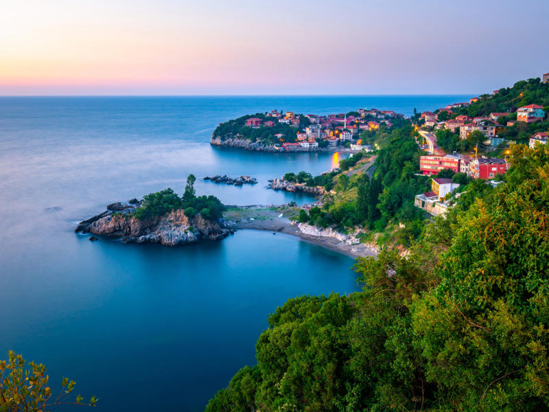 Québec, Canada, Rabat, Morocco, Milan, Italy, Oulu, Finland, Khiva, Uzbekistan, Potosí, Bolivia, Badlands National Park, North Dakota, United States, Manila, Philippines, Black Sea Coast, Turkey, Brussels, Belgium, Rio de Janeiro, Brazil, Akagera National Park, Rwanda, Vancouver, Canada, Yamagata Prefecture, Japan, Upper Carniola (Gorenjska), Slovenia, Uluru-Kata Tjuta National Park, Australia, Guimarães, Portugal, Chiriquí Province, Panama, Banff, Canada, Basque Country, Spain, Coastal Oaxaca (Costa Chica), Mexico, Maui, Hawaii, United States, Medellín, Colombia, Udaipur, India, Arusha, Tanzania, East Coast, Barbados