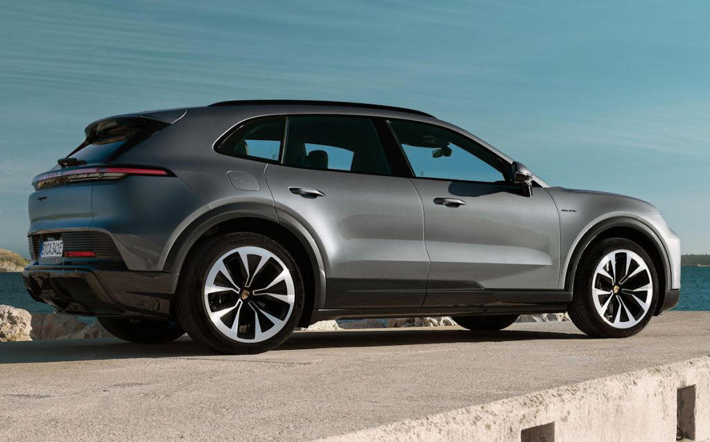 Cayenne Electric configurator is already on Porsche Malaysia’s website, Supercar-like performance, Capable of travelling the distance, charge the car wirelessly, Curved display? In a car?, More roomy than ICE-based Cayennes, complete with active aerodynamics