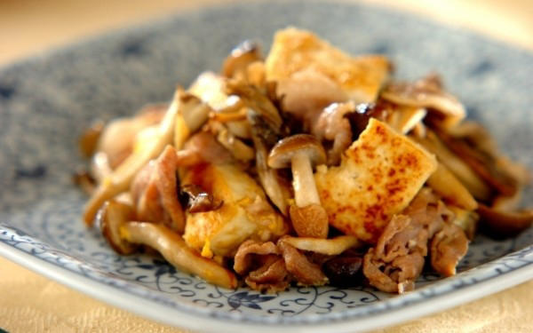 キノコのポタージュスープ, キノコのサワークリーム煮, キノコと豆腐のチャンプルー, キノコのみそマヨトースト, 辛くないキノコジャージャー麺, たっぷりキノコのハヤシライス