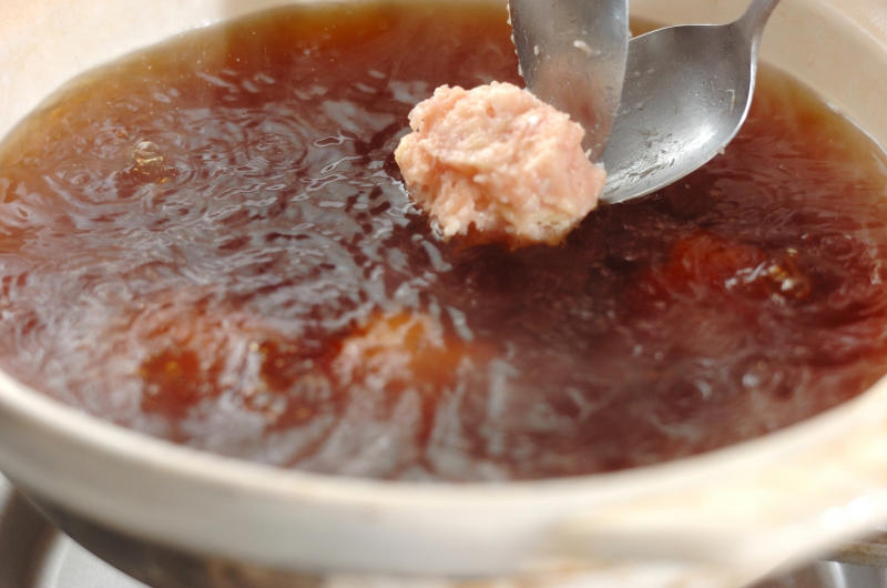 キノコのポタージュスープ, キノコのサワークリーム煮, キノコと豆腐のチャンプルー, キノコのみそマヨトースト, 辛くないキノコジャージャー麺, たっぷりキノコのハヤシライス
