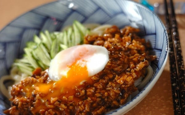 キノコのポタージュスープ, キノコのサワークリーム煮, キノコと豆腐のチャンプルー, キノコのみそマヨトースト, 辛くないキノコジャージャー麺, たっぷりキノコのハヤシライス
