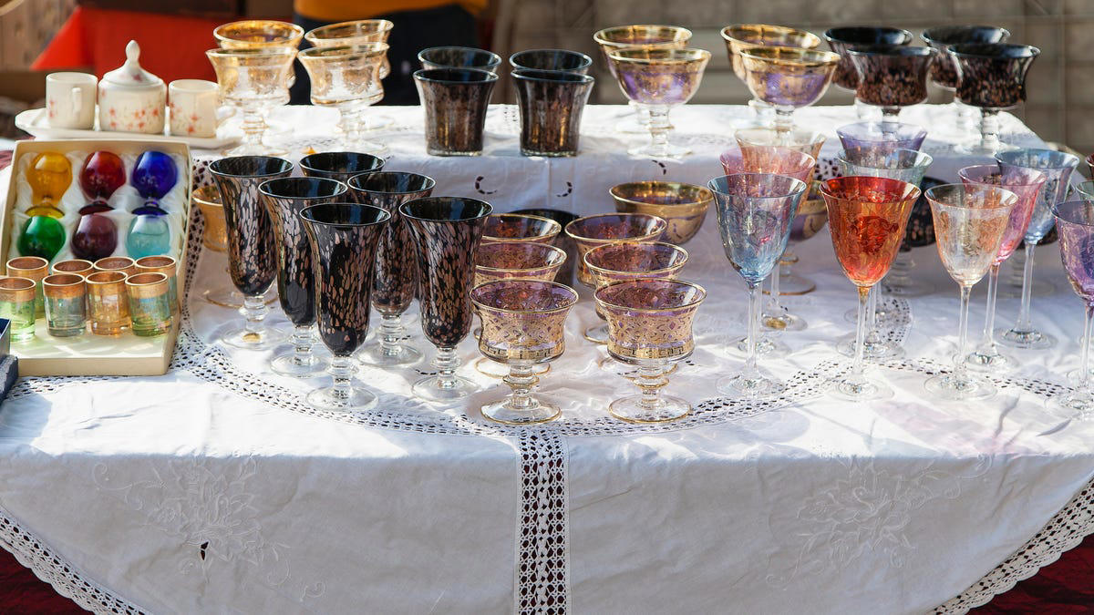 How to Identify Antique or Vintage Glass, Steuben Glass , Depression Glass , Lalique Glass , Tiffany Studios Glass , Murano Glass , Czech and Bohemian Glass