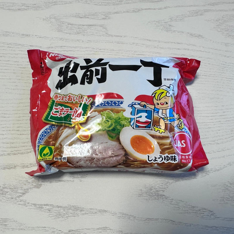レンジで豆乳ラーメンを作ってみた, ラーメンにお湯をかけます, 豆乳と添付のスープを入れます, レンジだけでラーメンが作れた