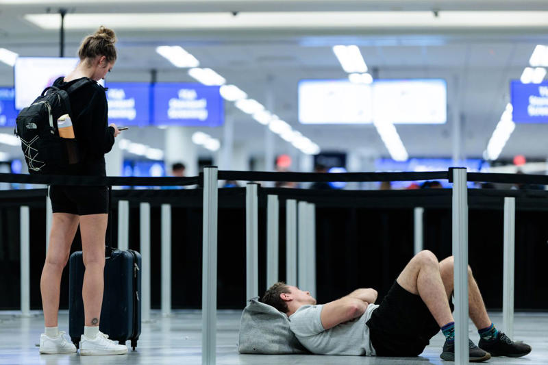 Stay on top of things, Be ready to pounce, Nonstop isn’t always the ticket, A win for airport dads, Keep things in perspective